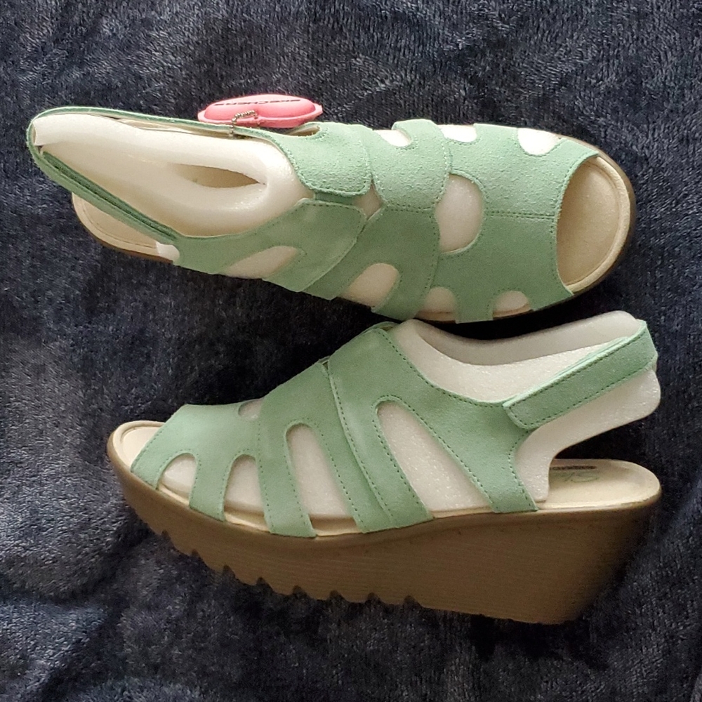 Wedge sandals